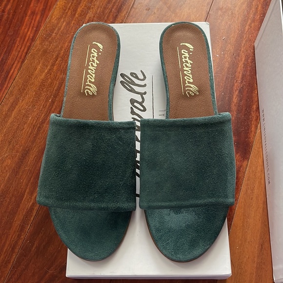 L’intervalle Green Suede ‘Katana’ Mules Sandals Size 40 $118 - Picture 2 of 7